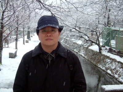 ▲2008年初赴京都大學收集資料，於哲學道前的雪景。