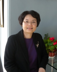陳翠蓮老師初到任時，於歷史系辦公室前留影。（2013年1月31日攝）